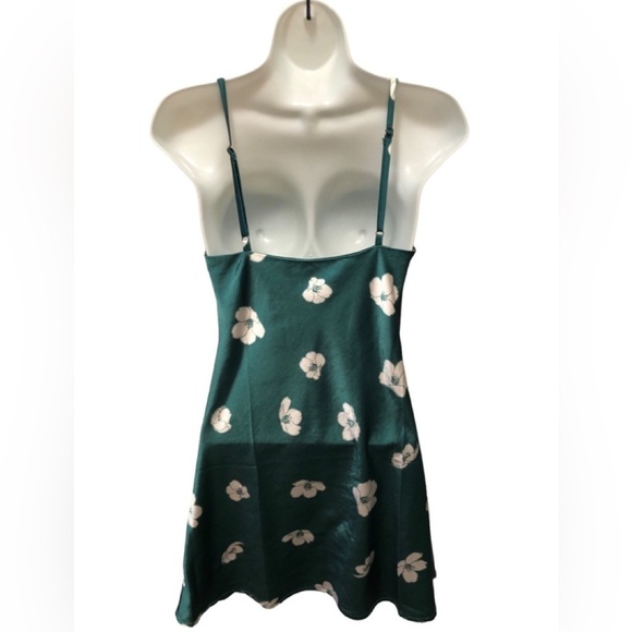 Princess Polly Ultra Mini Dress Floral Print Size 2 Green White Fall Collars - Picture 2 of 8